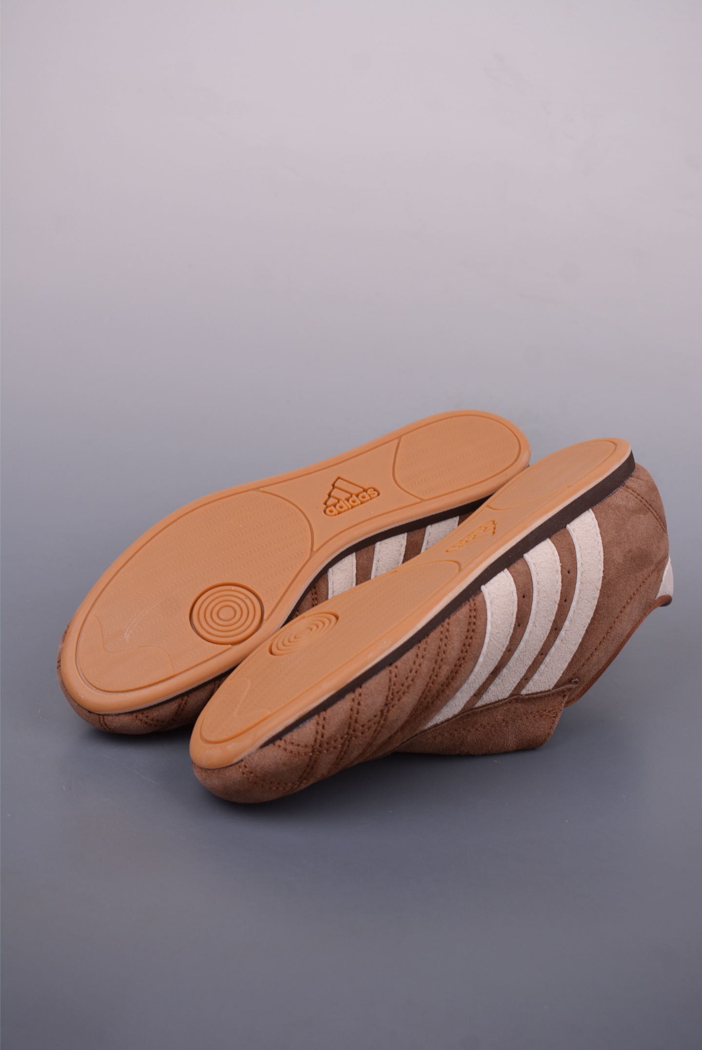 아디다스 오리지널 상품 번호: JQ3605