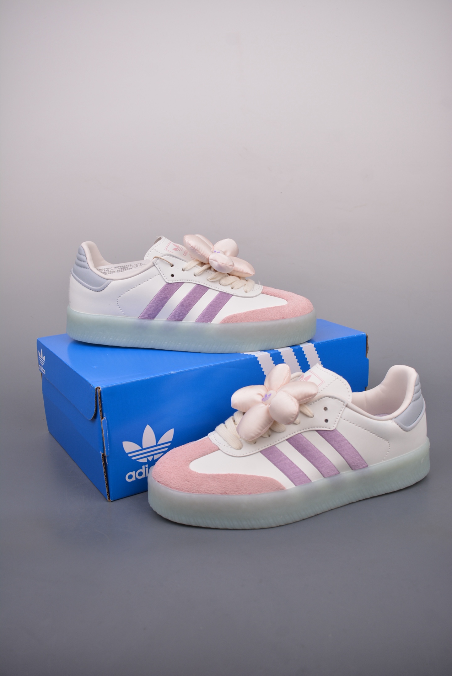 아디다스 클로버 삼바 아이템 번호: JR3335