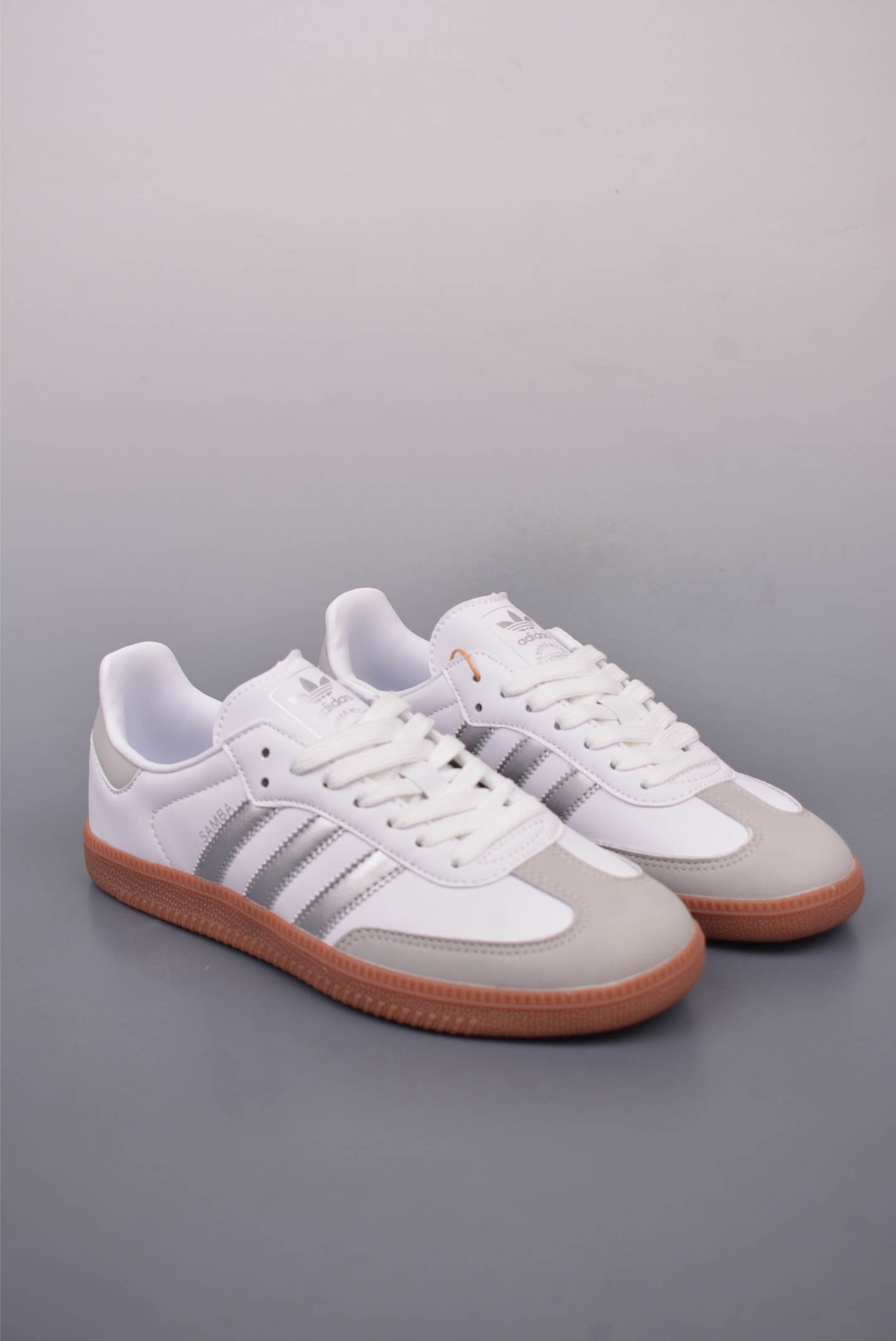 아디다스 클로버 삼바 품목 번호: JI2725