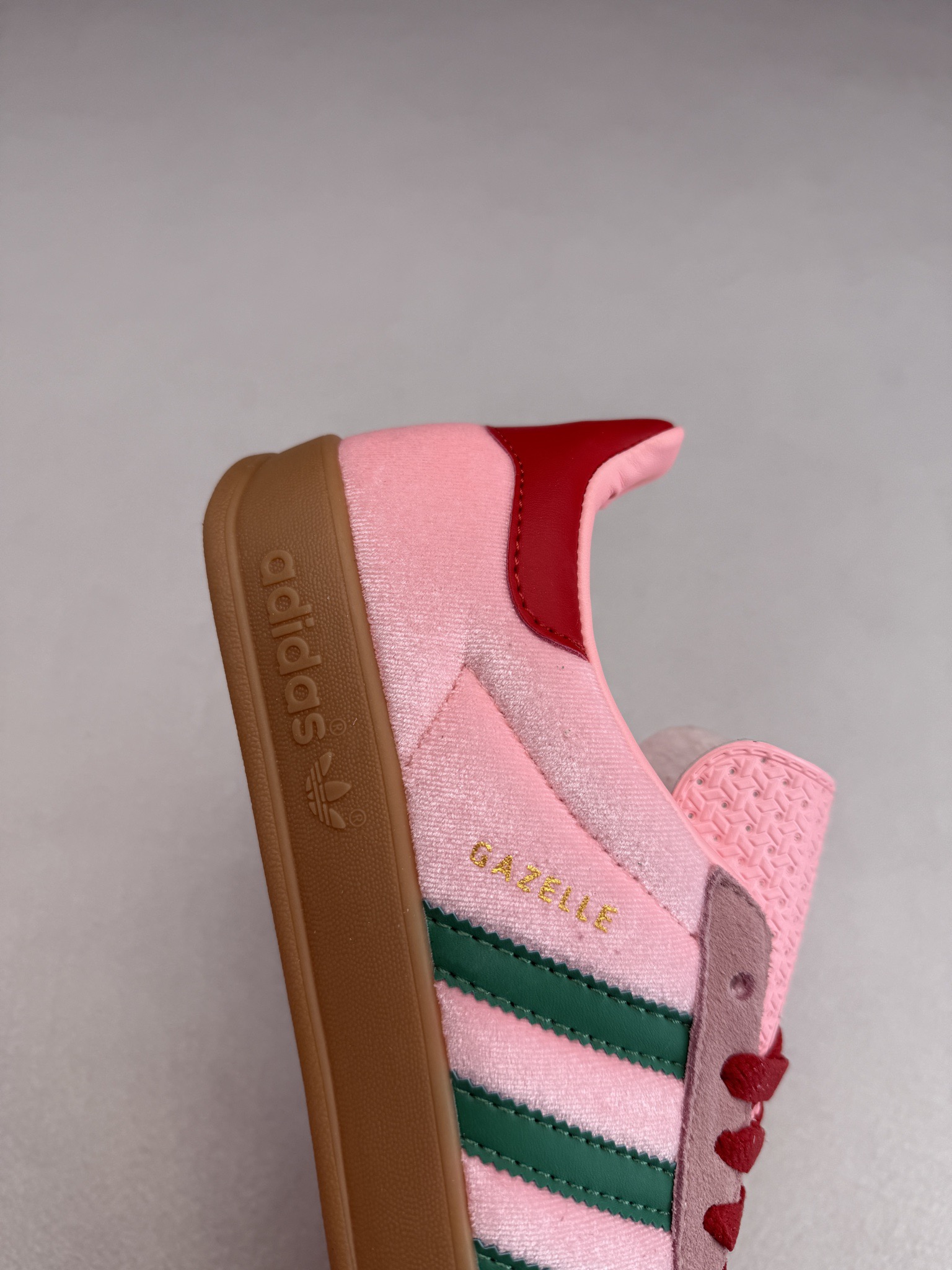 아디다스 오리지널스 가즈 상품 번호: JI2713