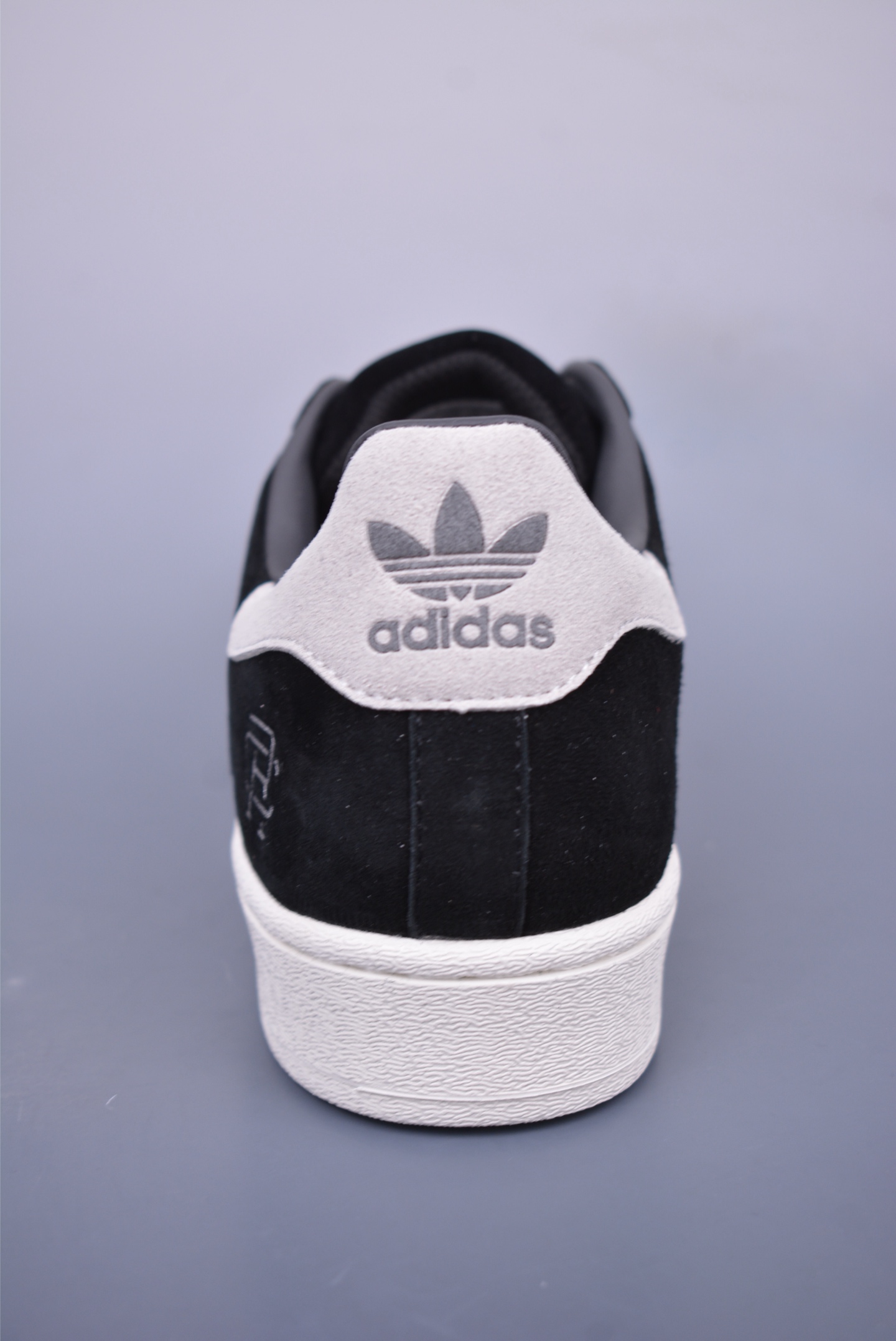 아디다스 오리지널 상품 번호: BS0912