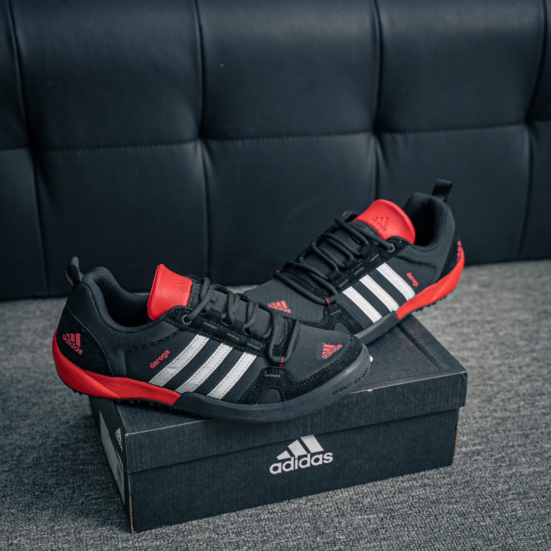 아디다스 아디다스 다로 상품 번호: Q34647