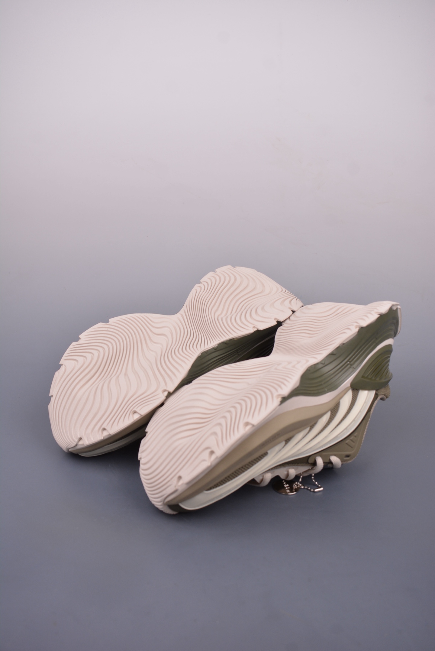 아디다스 벤토 XL 상품 번호: JR6385