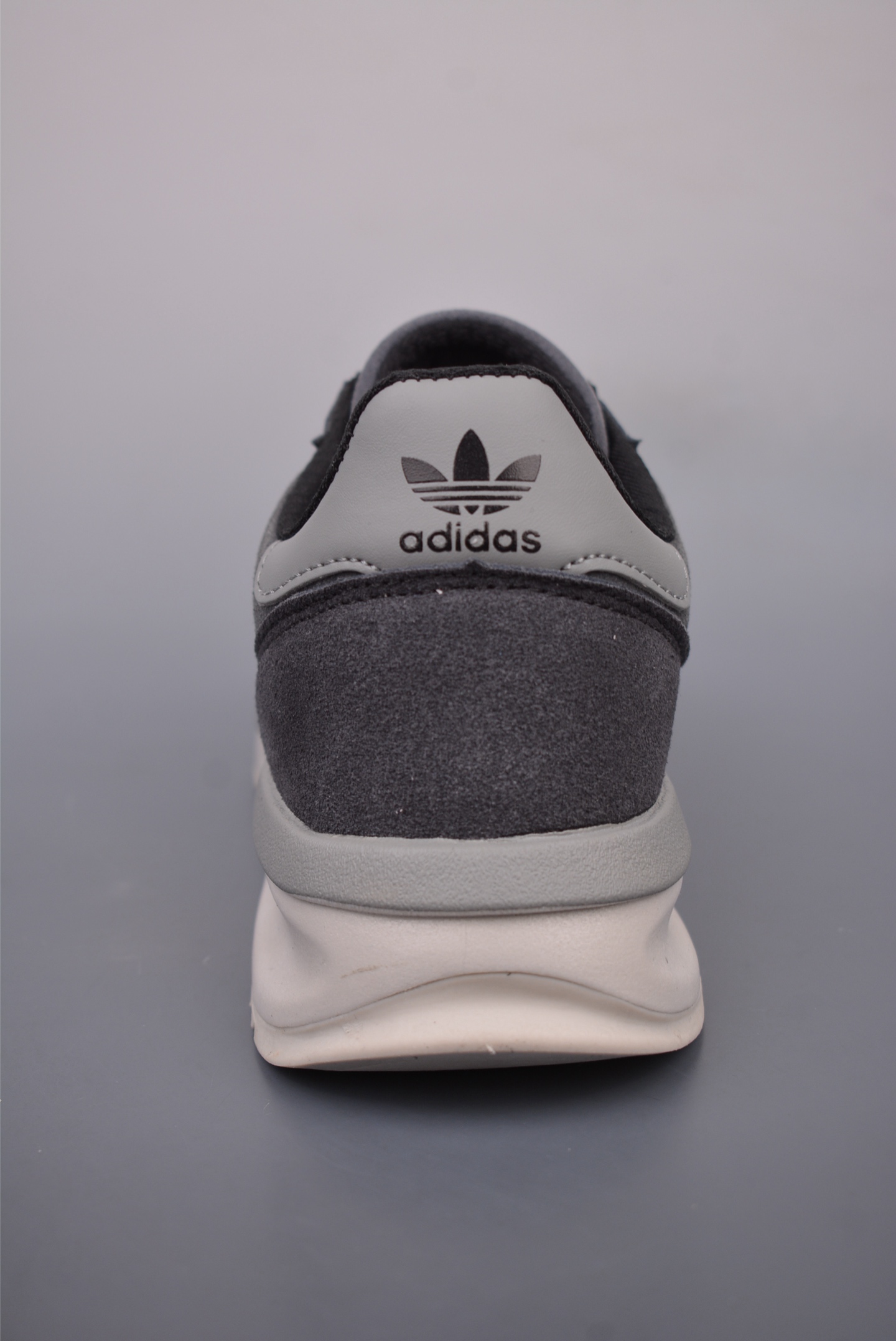 아디다스 오리지널 상품 번호: IH5633