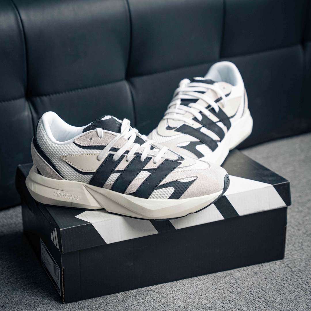 아디다스 라이트블라 상품 번호: JH6944