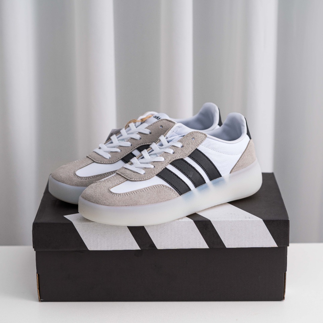 아디다스 바레다 상품 번호: JI2315