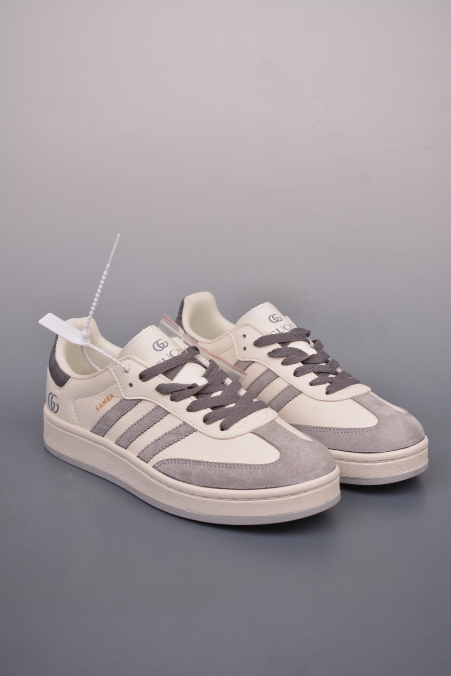 아디다스 오리지널 상품 번호: LJ9904