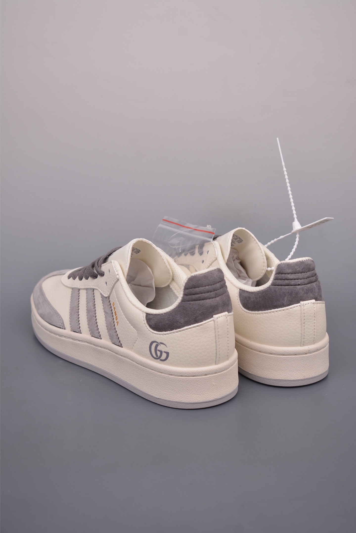 아디다스 오리지널 상품 번호: LJ9904