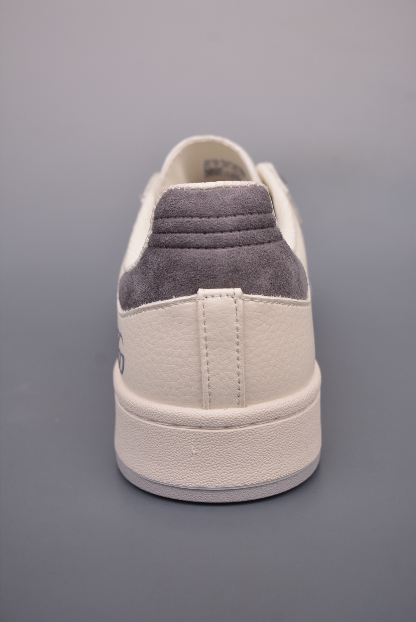 아디다스 오리지널 상품 번호: LJ9904