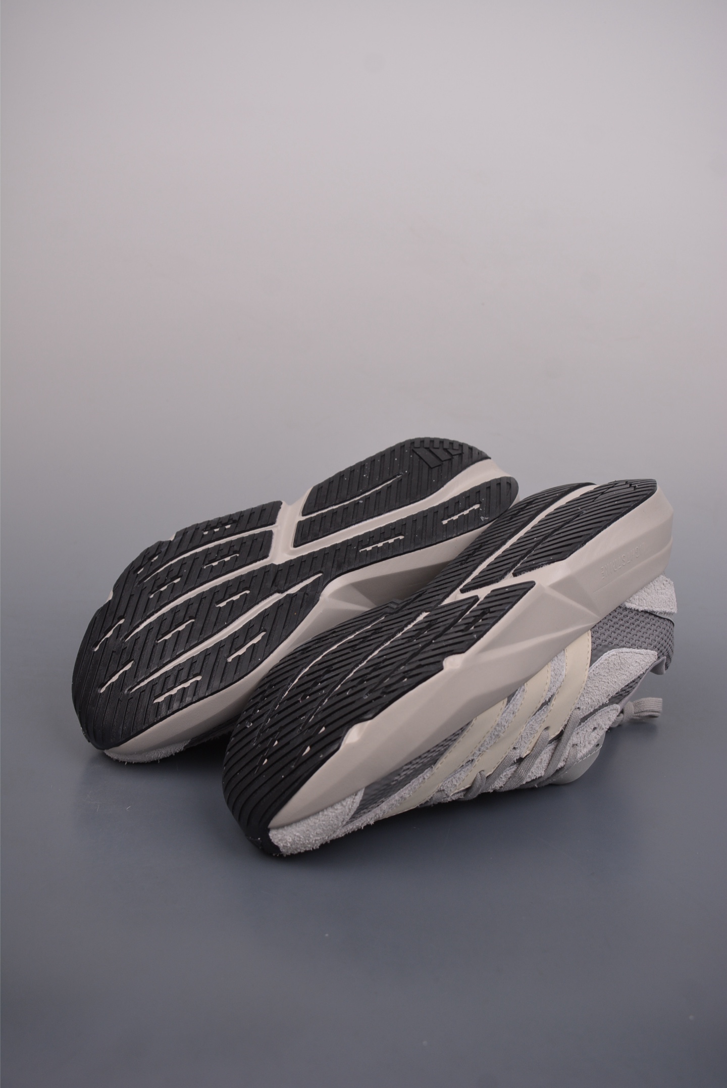 아디다스 라이트블라 상품 번호: JQ9975