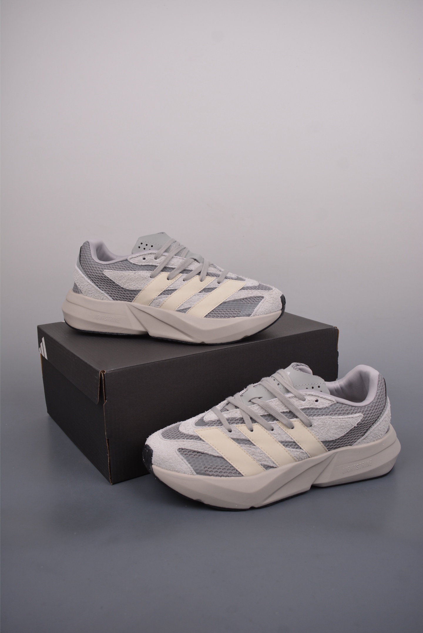 아디다스 라이트블라 상품 번호: JQ9975