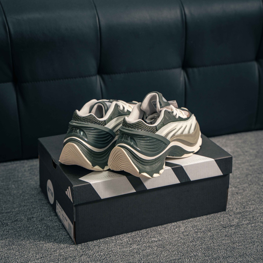 아디다스 XLG MTW 시리즈 상품 번호: JR6389