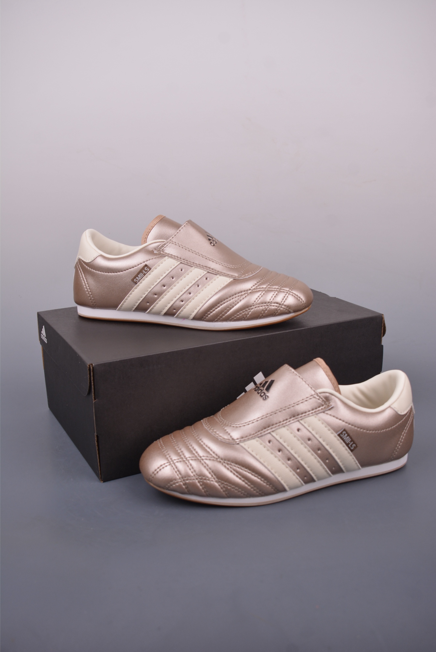 아디다스 오리지널 상품 번호: JQ8200