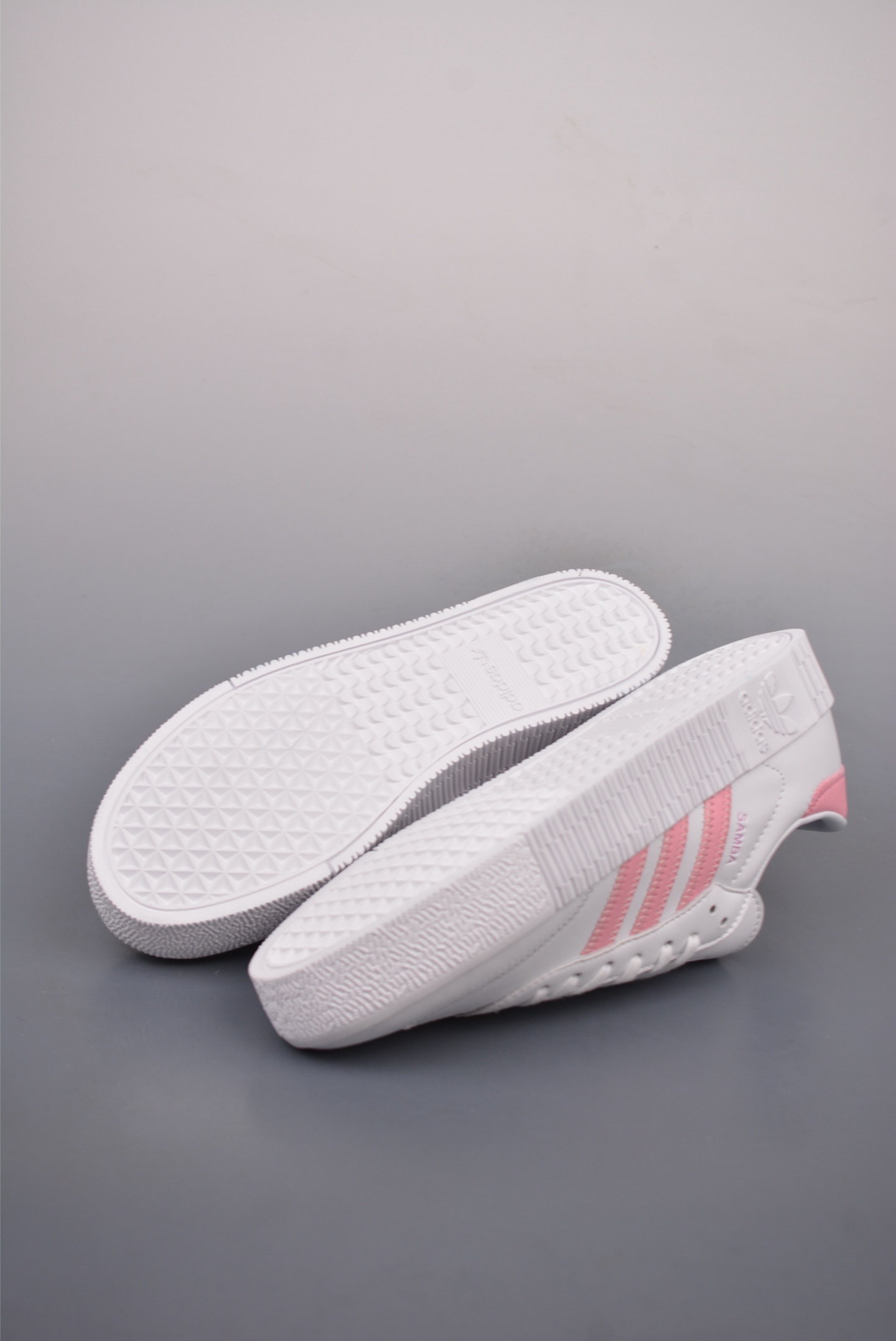 아디다스 클로버 삼바 상품 번호: FU7456