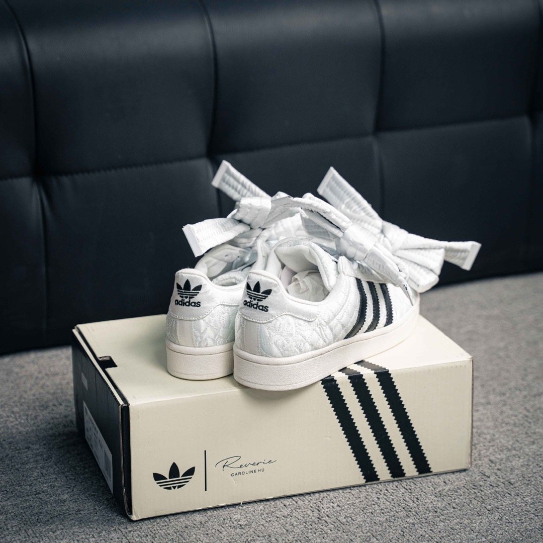 아디다스 아디다스 샴록 O 상품 번호: JR7977