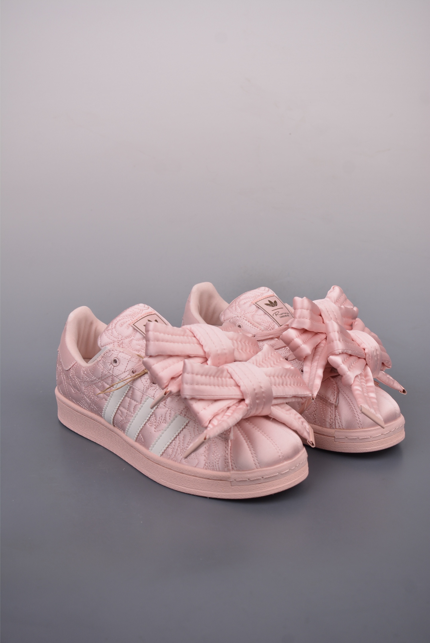 아디다스 오리지널 상품 번호: JQ8737