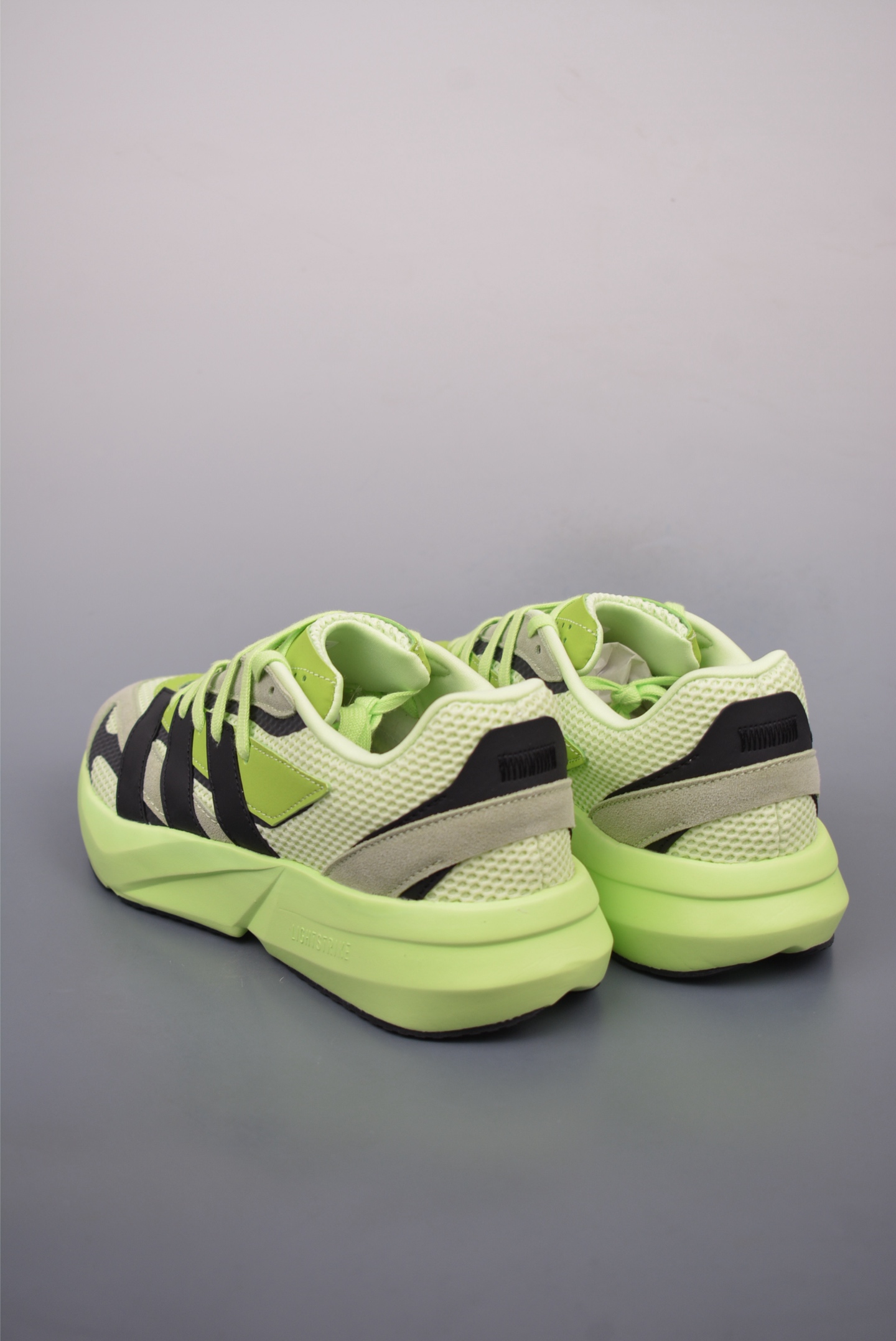 아디다스 라이트블라 상품 번호: JP7308