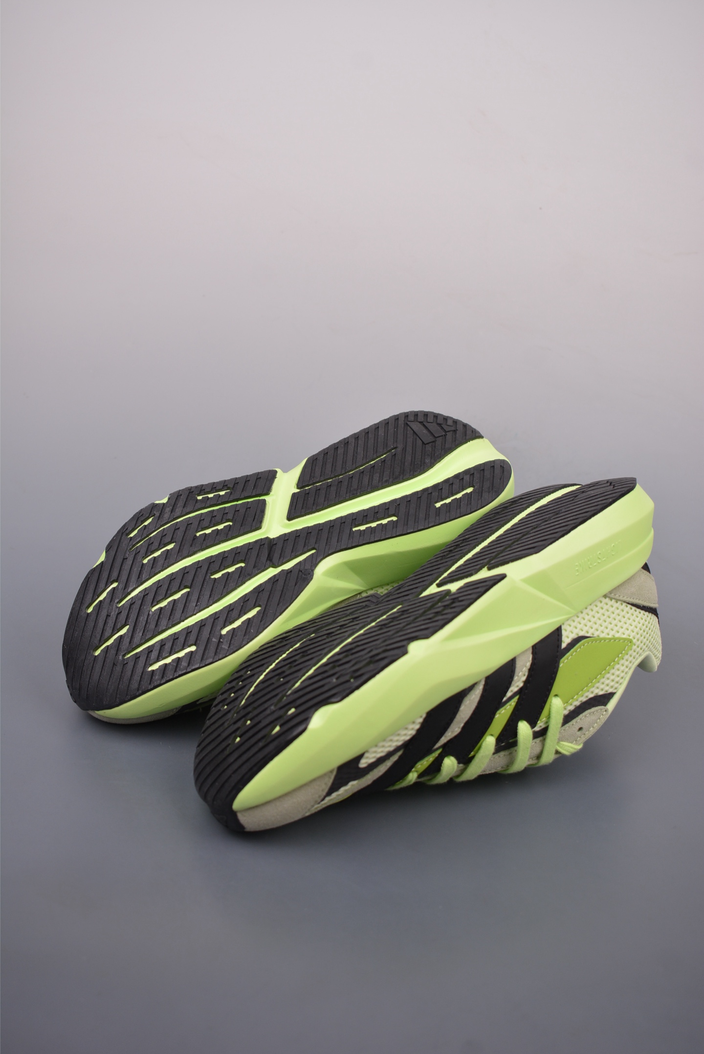 아디다스 라이트블라 상품 번호: JP7308