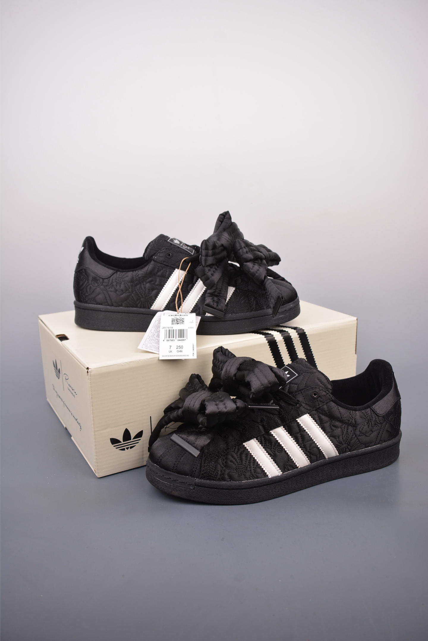 아디다스 오리지널 상품 번호: JR7978