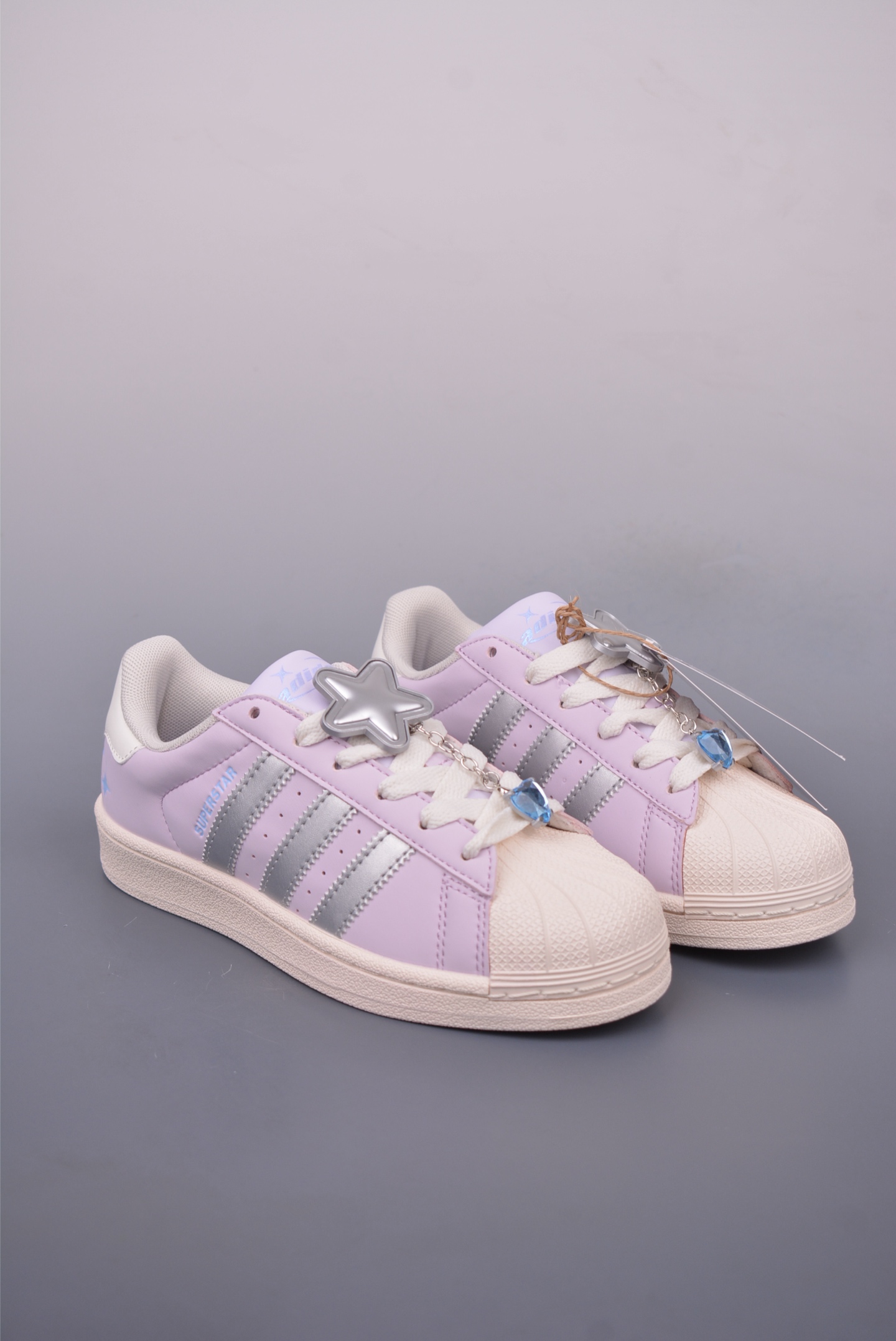 아디다스 오리지널 상품 번호: JQ8776