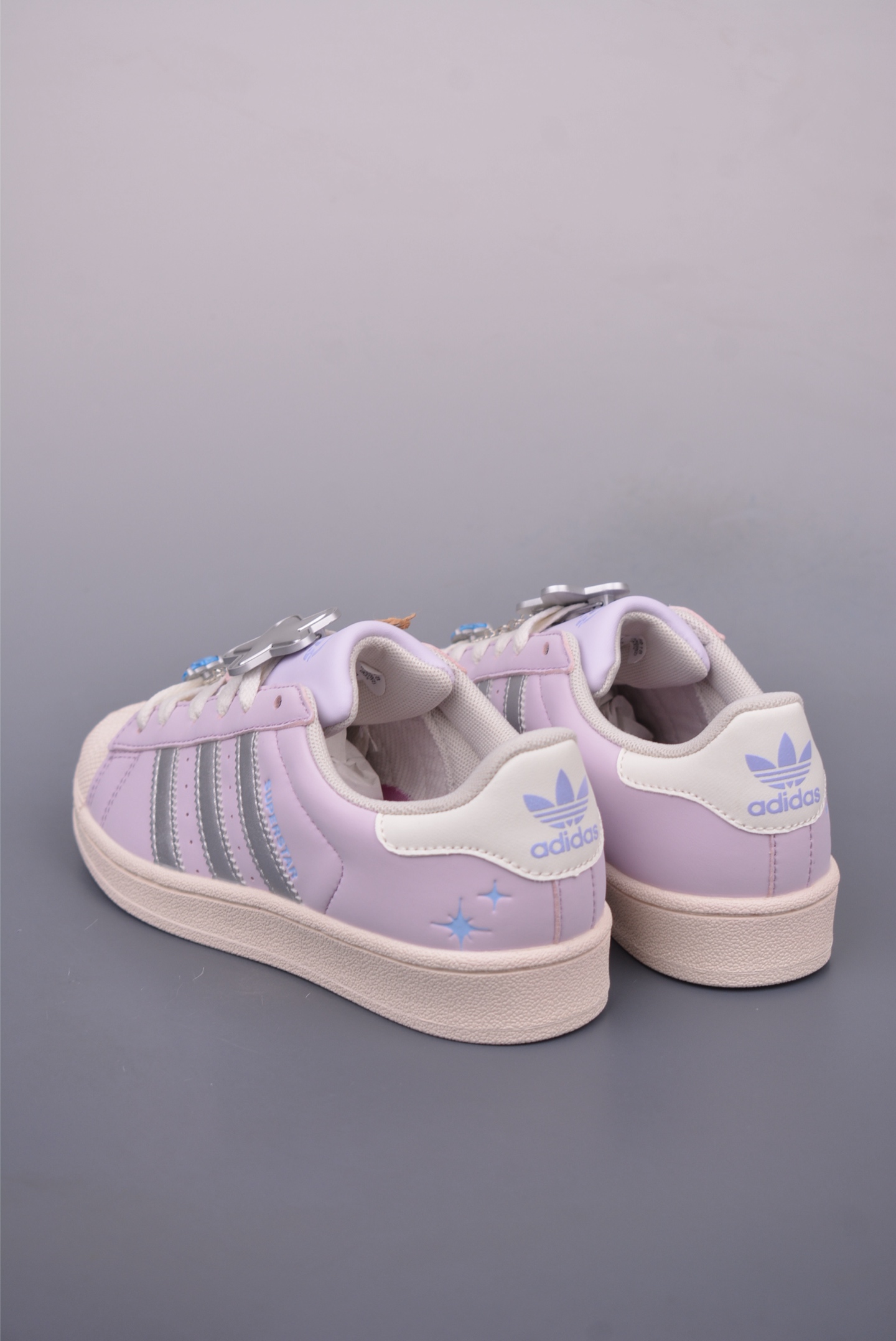 아디다스 오리지널 상품 번호: JQ8776