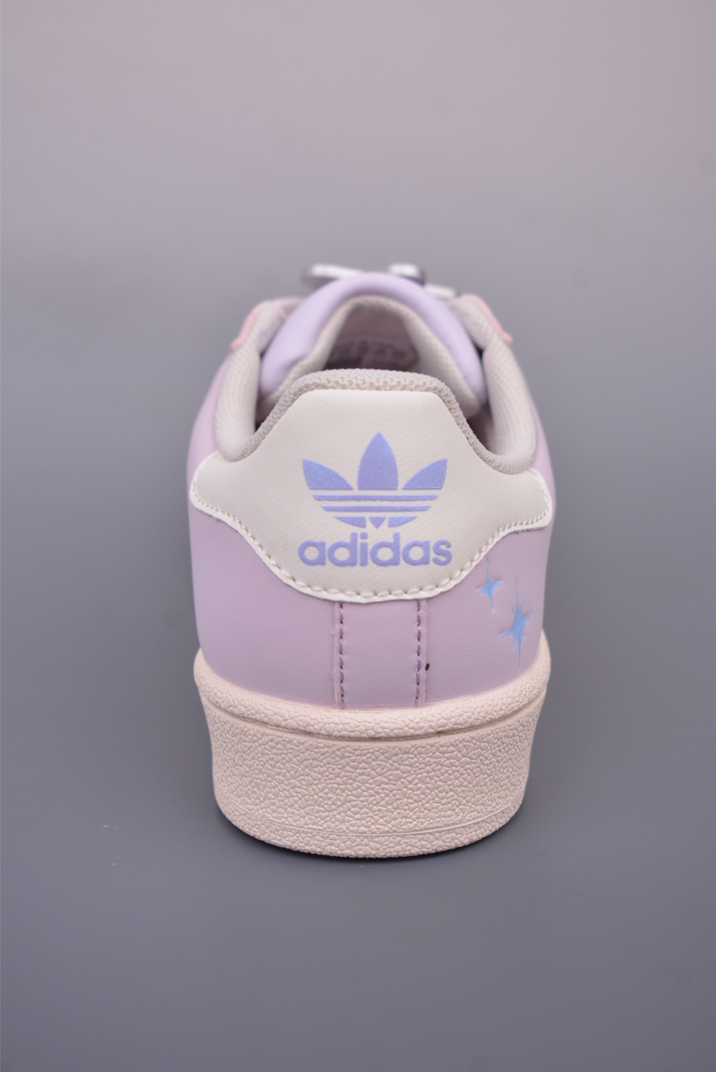 아디다스 오리지널 상품 번호: JQ8776