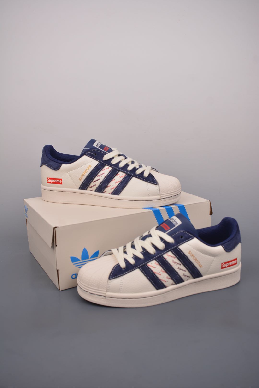 아디다스 오리지널 상품 번호: BZ2501