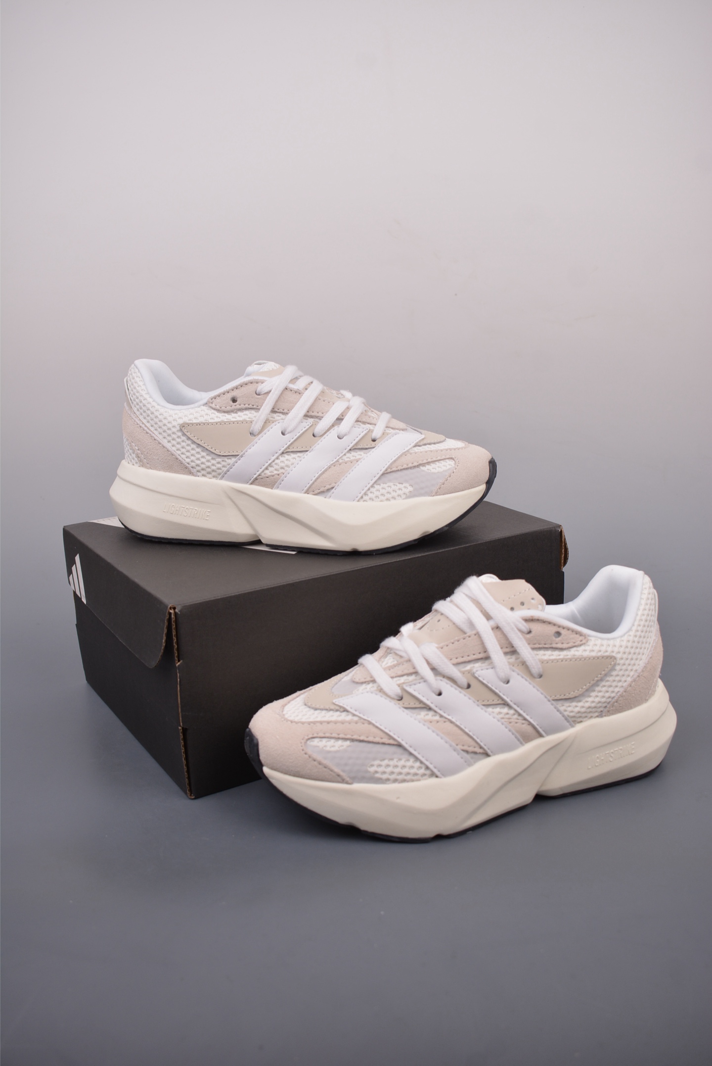 아디다스 라이트블라 상품 번호: JH6942