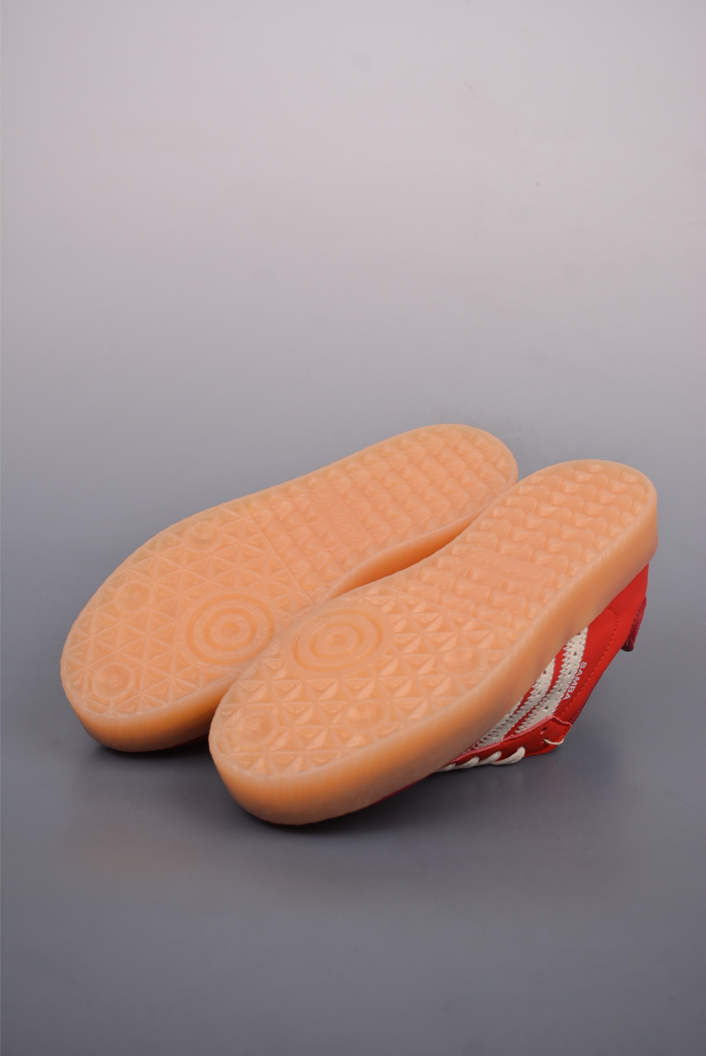 아디다스 클로버 삼바 상품 번호: JH7287