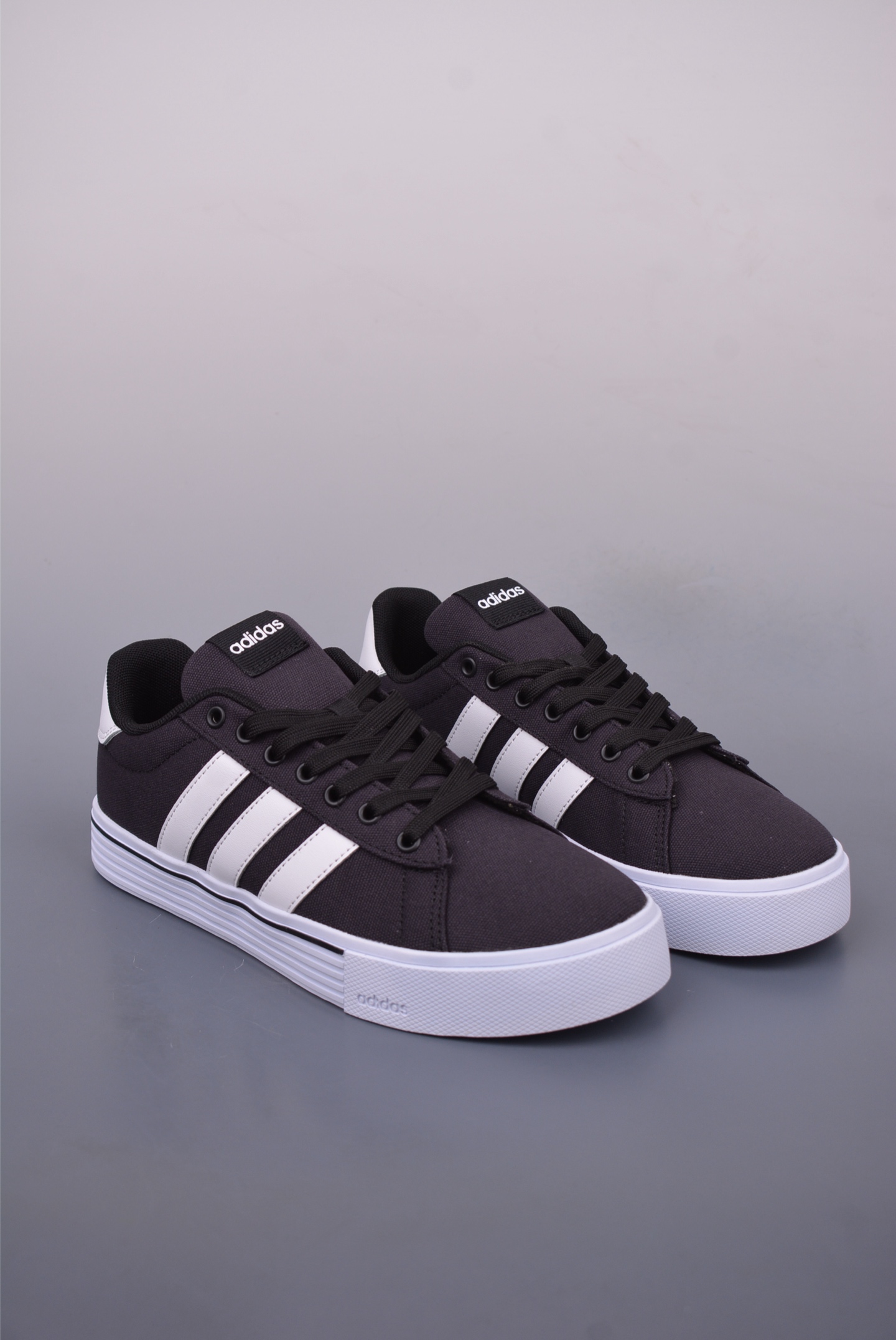 아디다스 바레다 상품 번호: IF6659