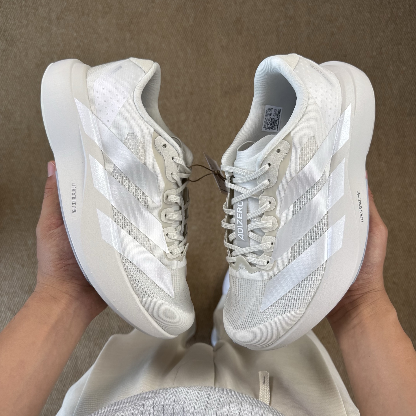 아디제로 에보 상품 번호: JR3419