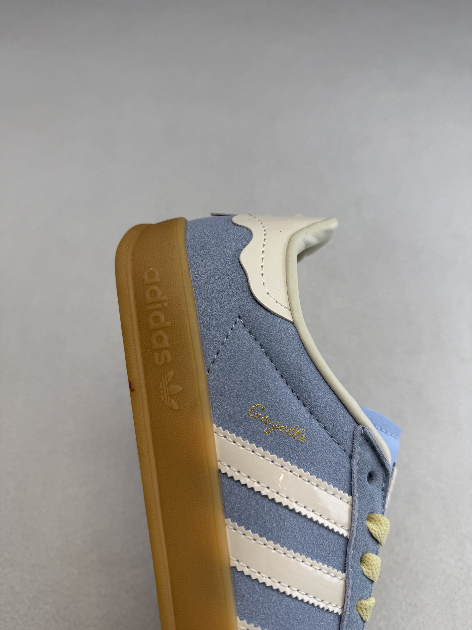 아디다스 오리지널 상품 번호: JR8029