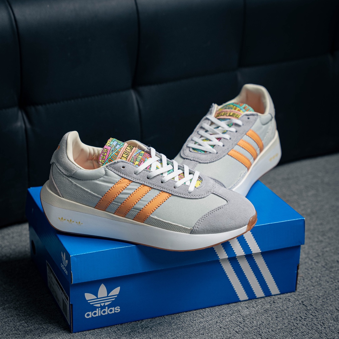 아디다스 오리지널 상품 번호: IF4235