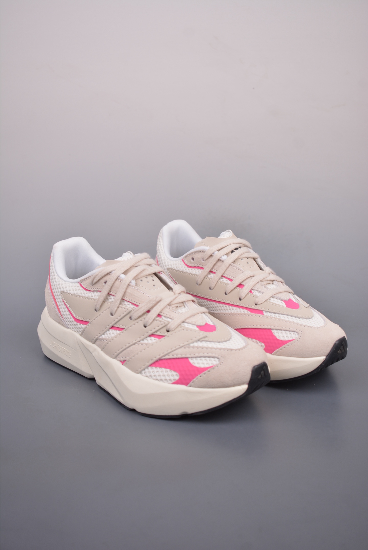 아디다스 라이트블라 상품 번호: JQ4760