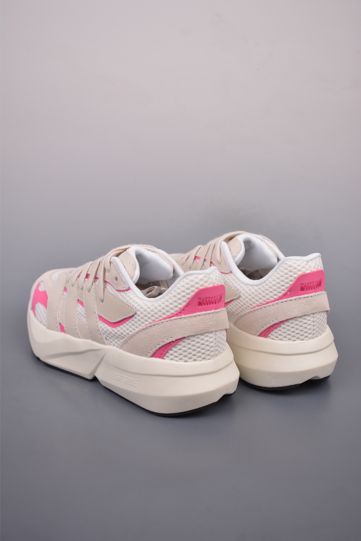 아디다스 라이트블라 상품 번호: JQ4760