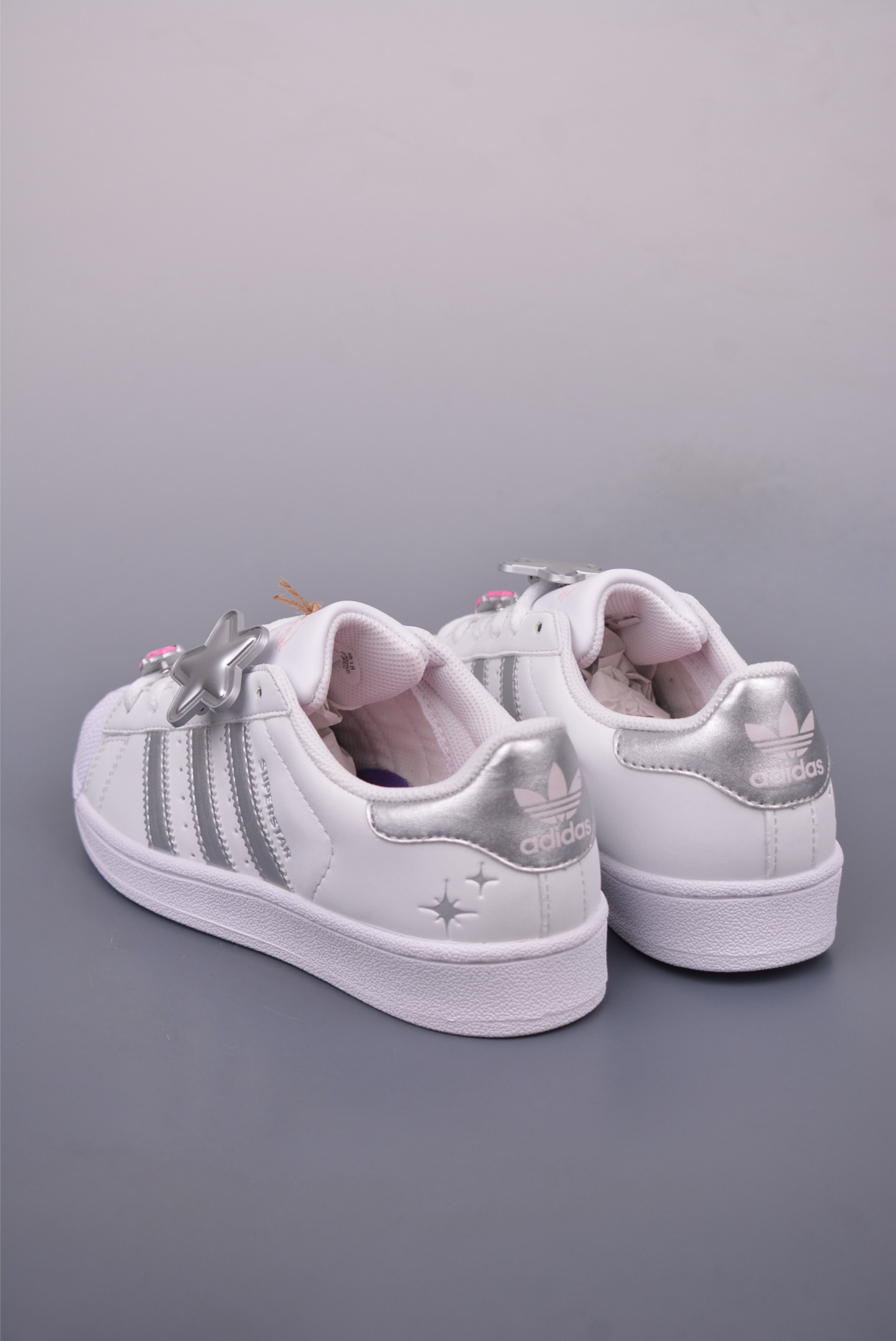 아디다스 오리지널 상품 번호: JQ8777