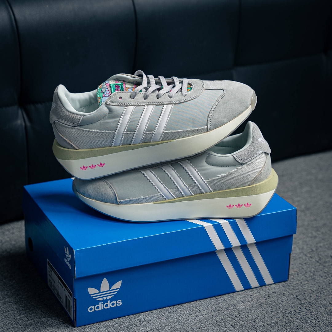 아디다스 오리지널 상품 번호: IF4236