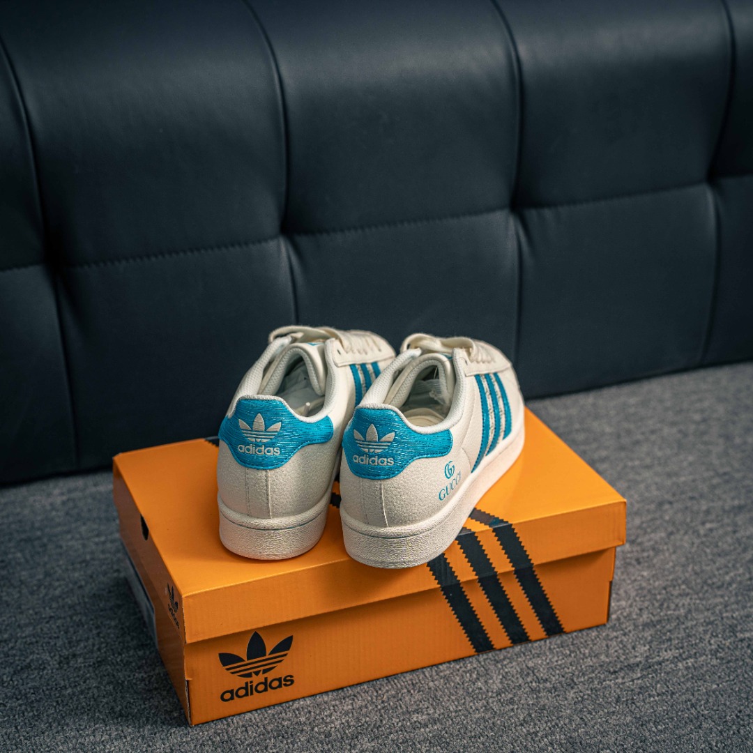 아디다스 아디다스 샴록 오 상품 번호: HS3072