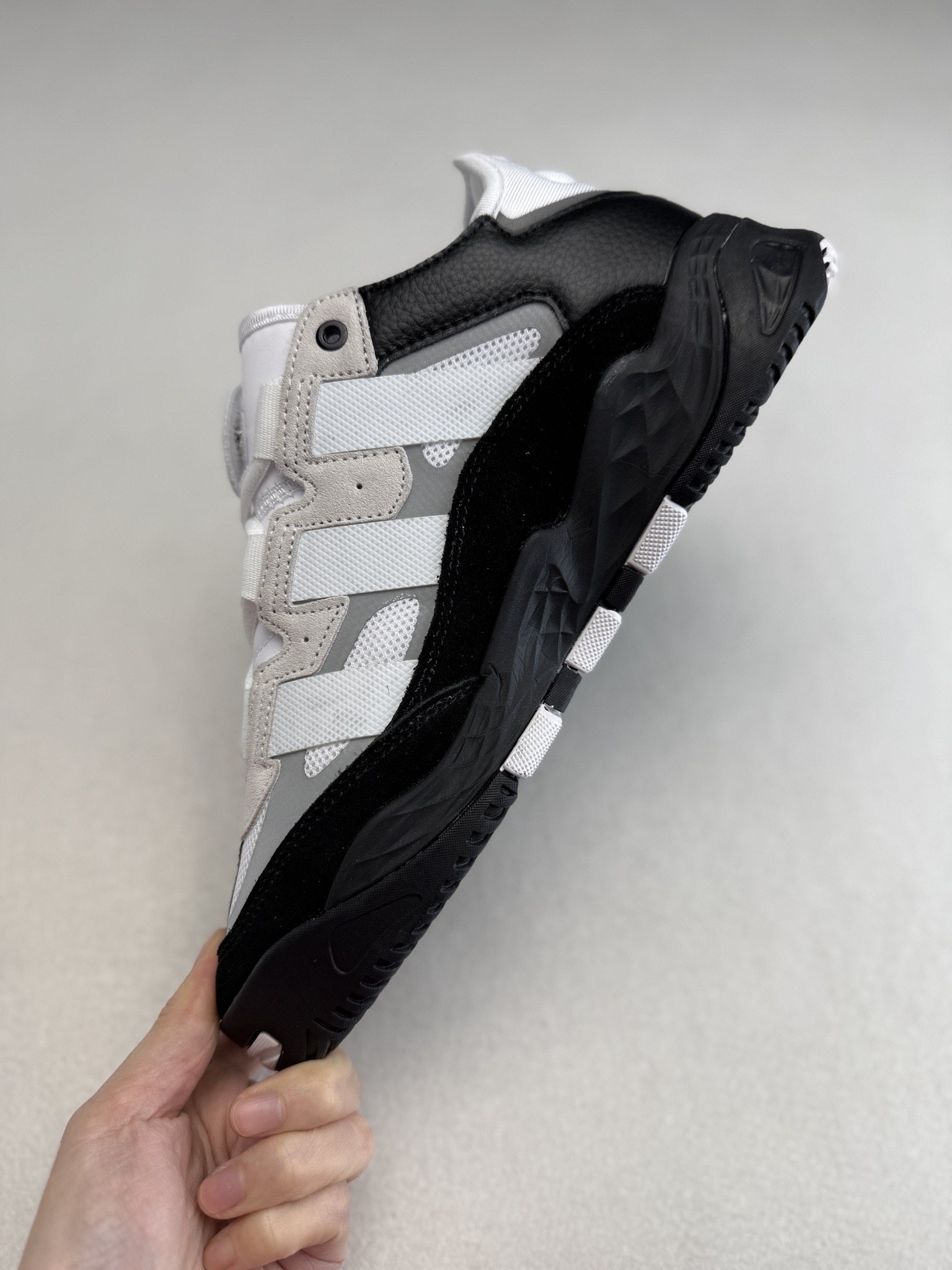 아디다스 오리지널 상품 번호: H67366