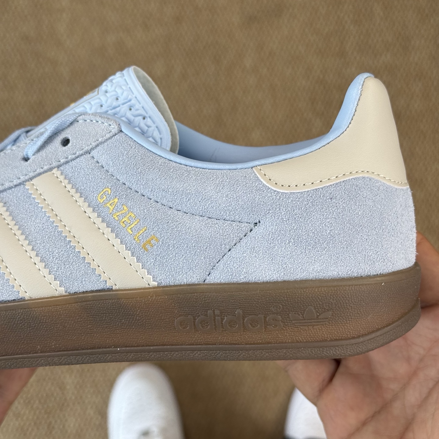 아디다스 상품 번호: JI2717