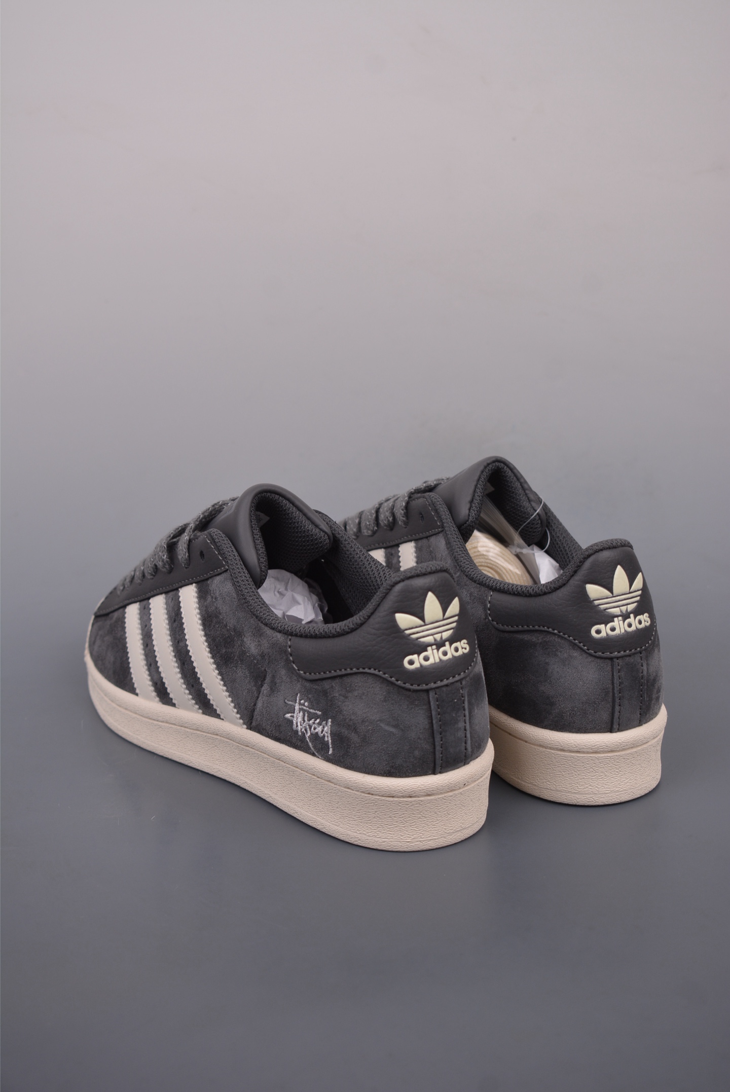 아디다스 오리지널 상품 번호: BZ2514