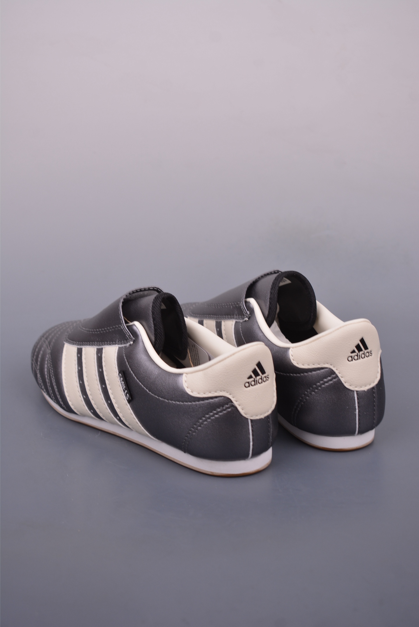 아디다스 오리지널 상품 번호: JS4465