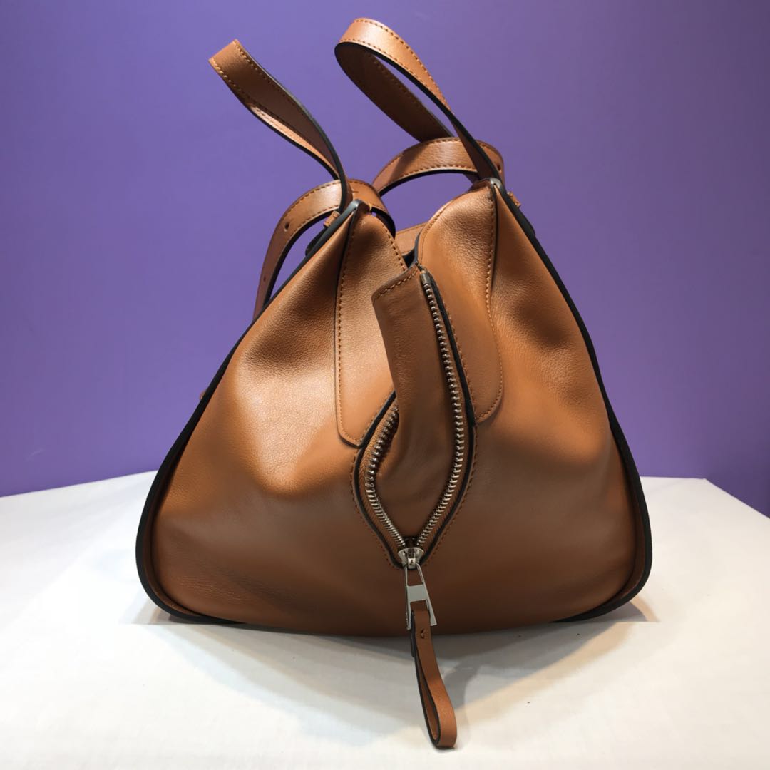  Loewe 로에베 신상 해먹백 L108990-1