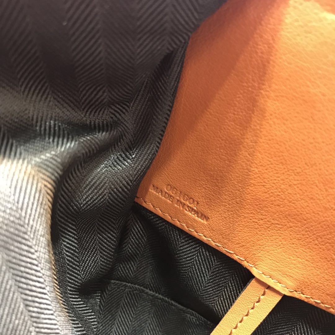  Loewe 로에베 신상 해먹백 L108990-1