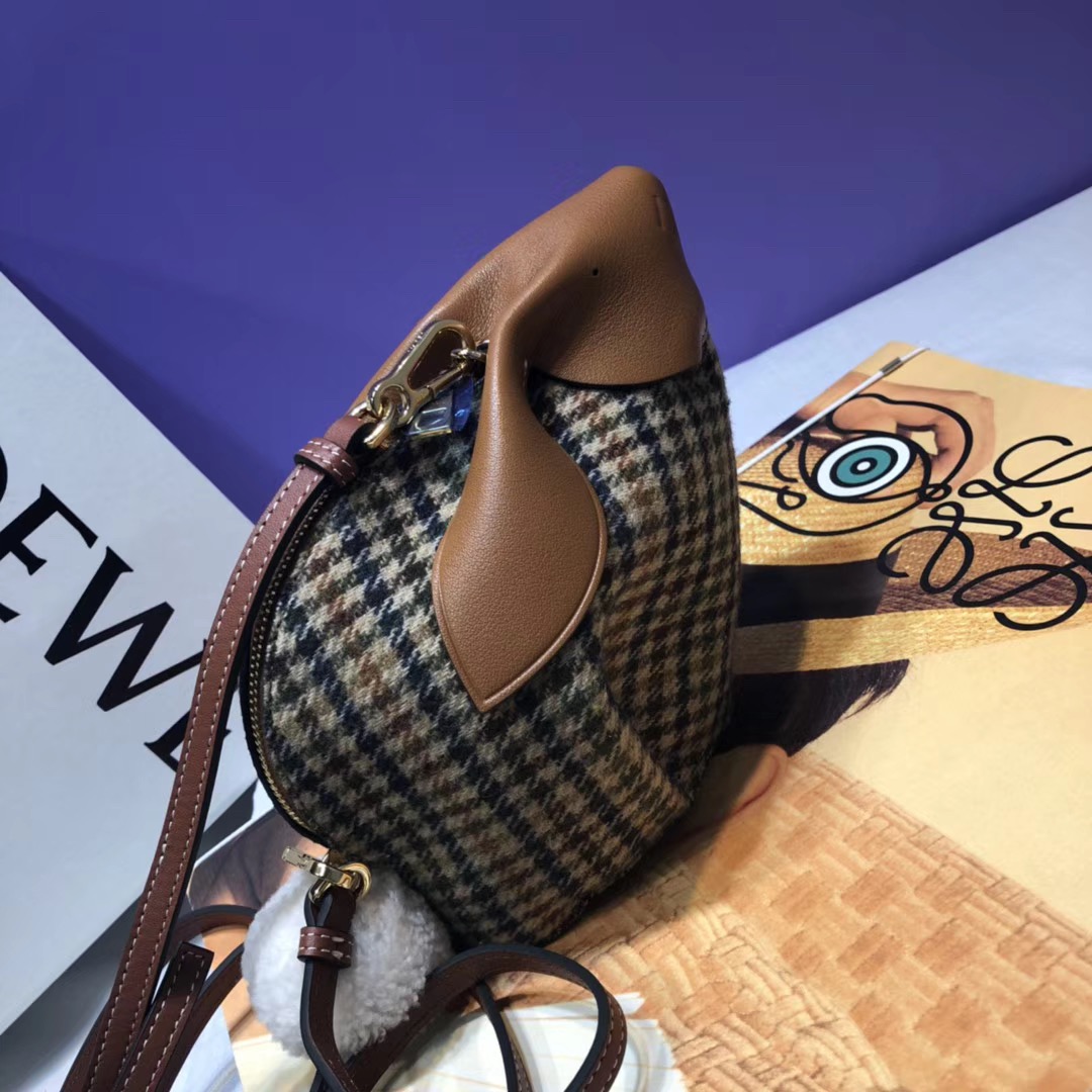 로에베 BUNNY TWEED BAG L87413