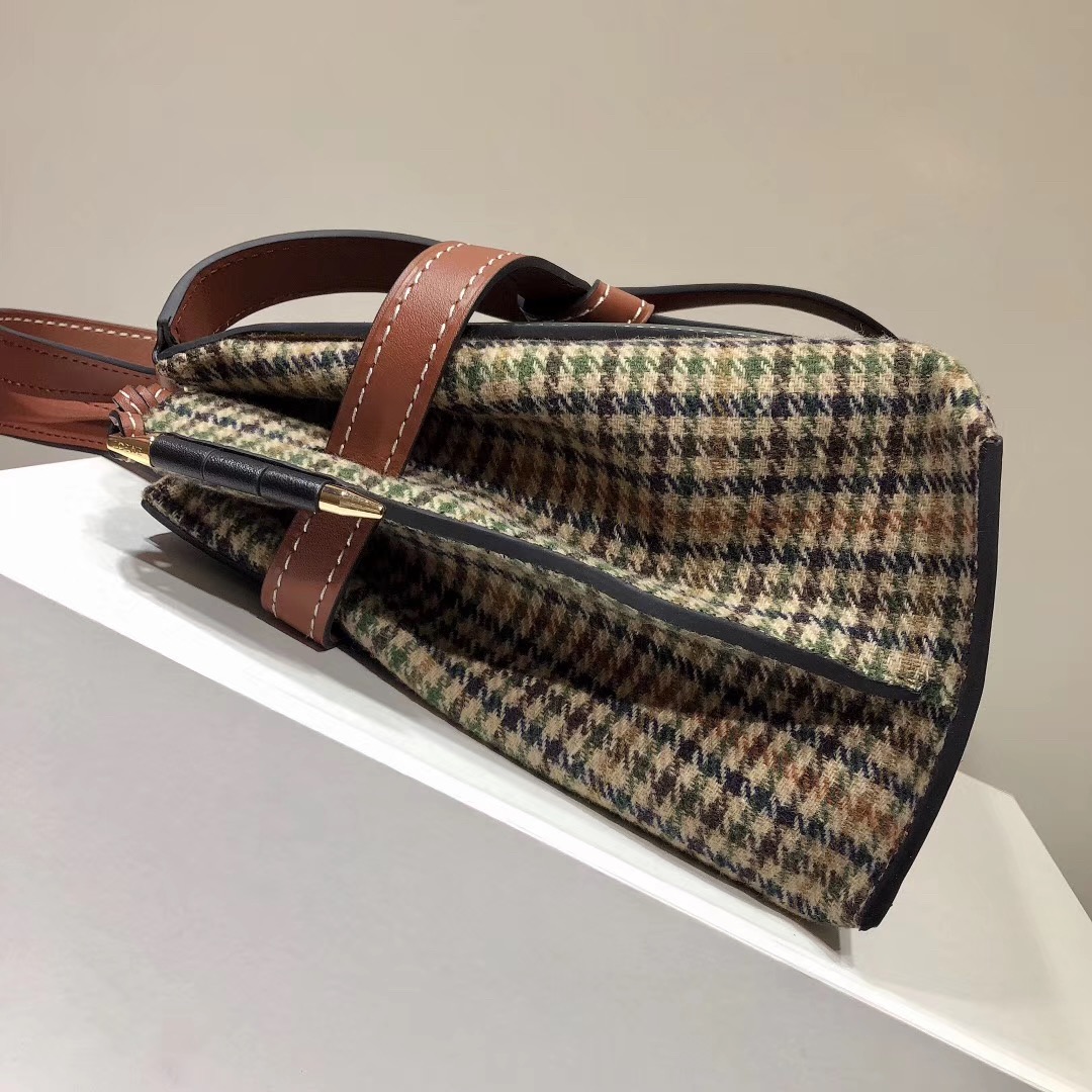 로에베 게이트 탑 핸드백 L108090-3