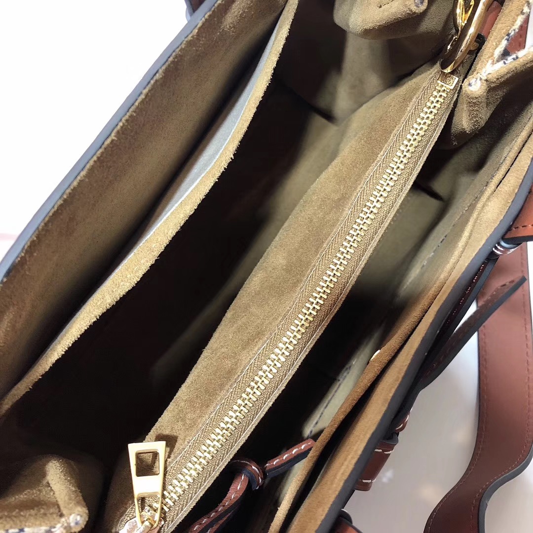 로에베 게이트 탑 핸드백 L108090-3