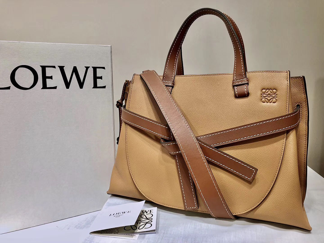 로에베 게이트 탑 핸드백 L108090-4