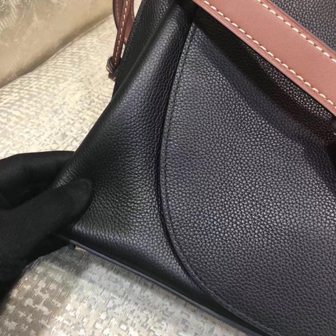 로에베 게이트 탑 핸드백 L108090-2