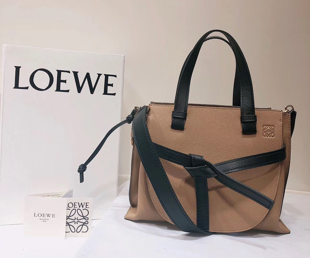 로에베 게이트 탑 핸드백 L108090-1